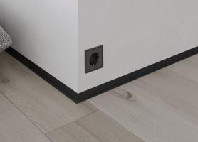 Микро плинтус Лайн Ликорн С-05.25.3 L-образный чёрный 6х16х2500